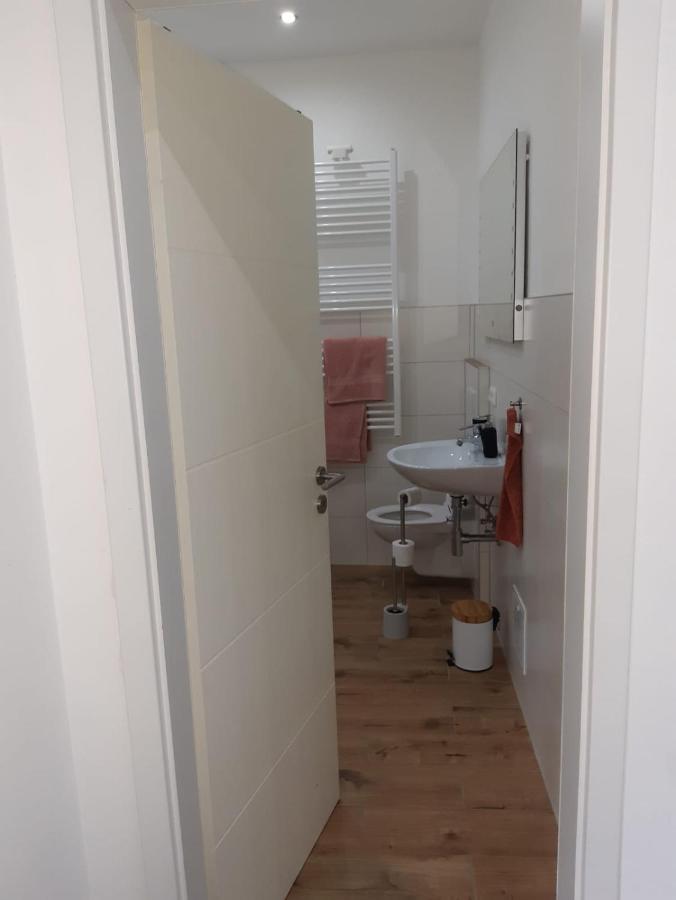 Luxuriöse Wohnung mit eigenem Garten Augsburg Exterior foto