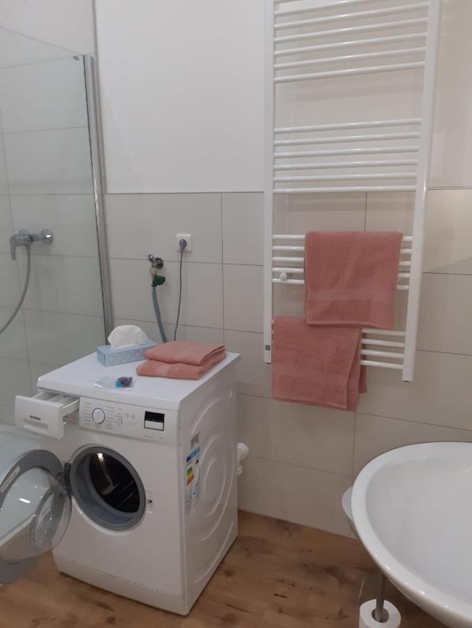 Luxuriöse Wohnung mit eigenem Garten Augsburg Exterior foto