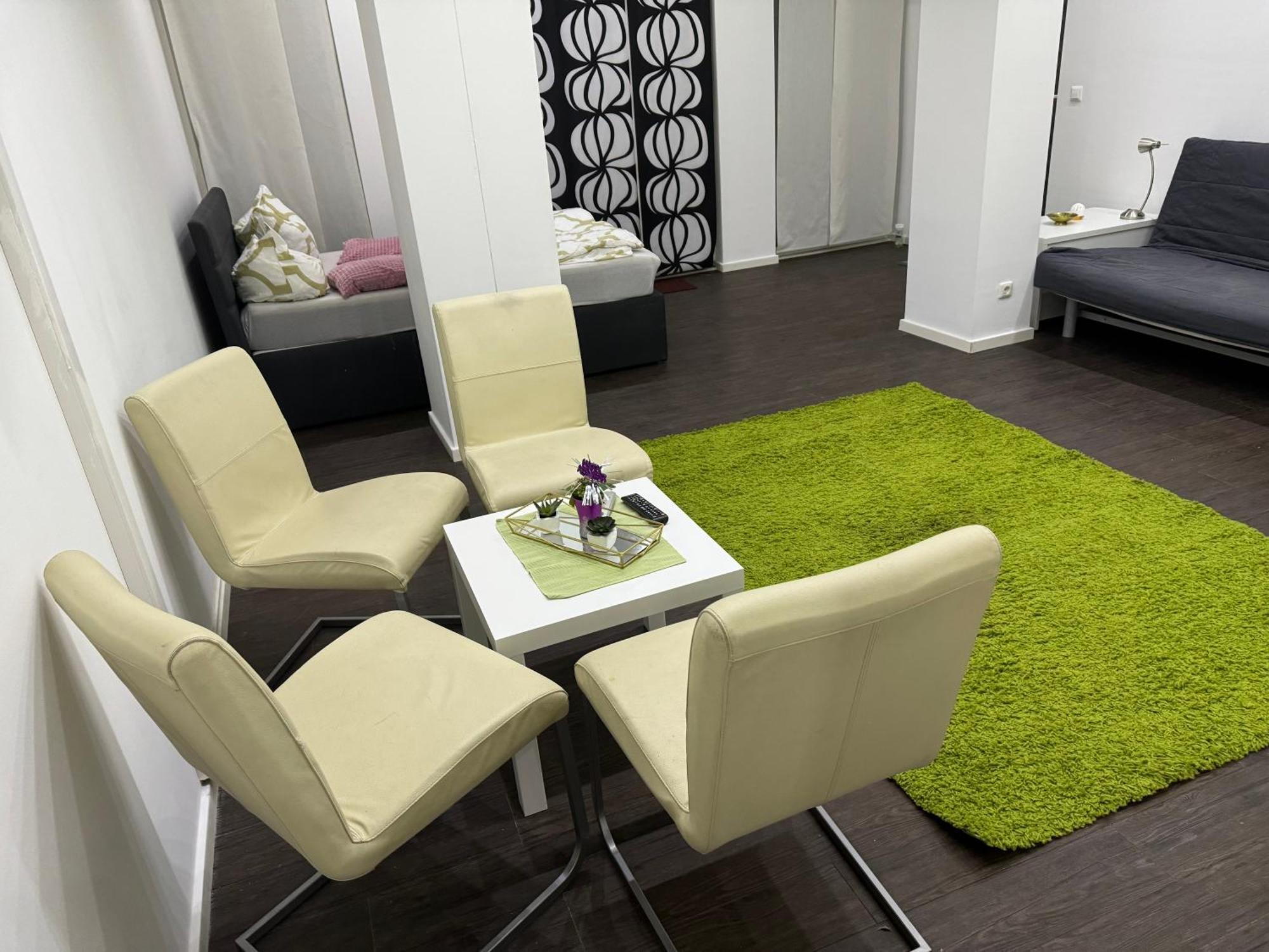Luxuriöse Wohnung mit eigenem Garten Augsburg Exterior foto